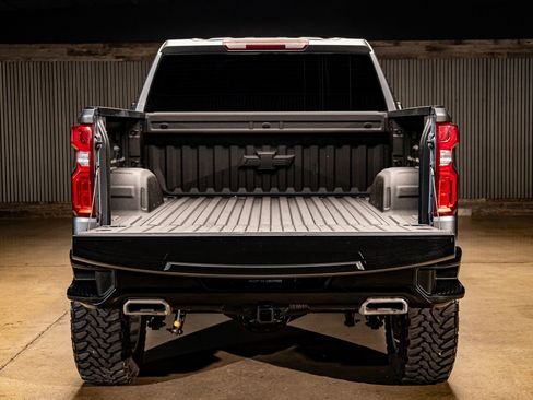 Used 2022 Chevrolet Silverado 1500 LT Trail Boss w/ Bed Protection Package image 8