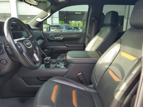 Used 2024 GMC Sierra 1500 AT4 w/ Technology Package AWD/4WD image 19