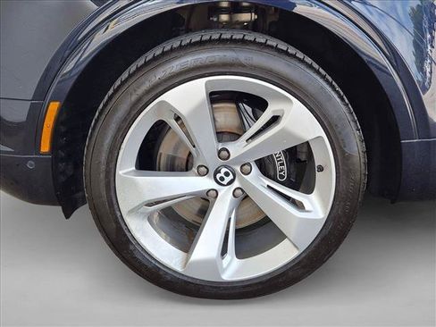 Used 2019 Bentley Bentayga AWD/4WD image 26