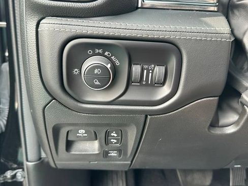 Used 2025 RAM 1500 Limited AWD/4WD image 25