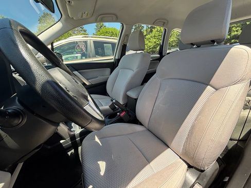 Used 2017 Subaru Forester 2.5i AWD/4WD image 13
