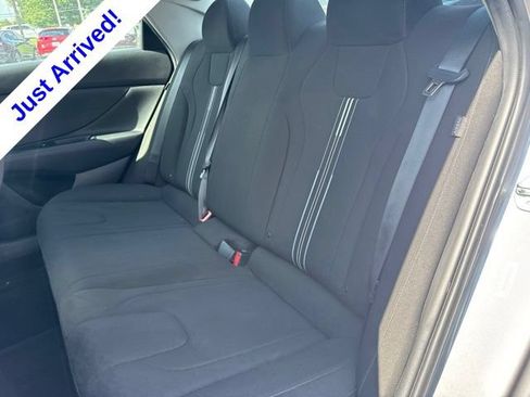 Used 2024 Hyundai Elantra SEL FWD image 11