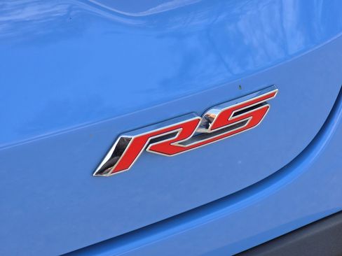 Used 2024 Chevrolet Trax RS w/ Sunroof Package FWD image 12