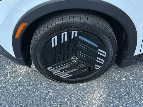 New 2026 Nissan Leaf w/ Floor Mat Package (S+) FWD image 6