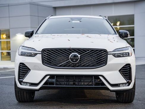 New 2026 Volvo XC60 B5 Ultra w/ Climate Package image 2