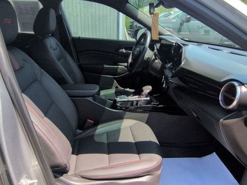 Used 2025 Chevrolet Trax RS w/ Driver Confidence Package FWD image 30