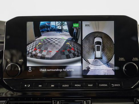 Certified 2025 Nissan Pathfinder Platinum image 27