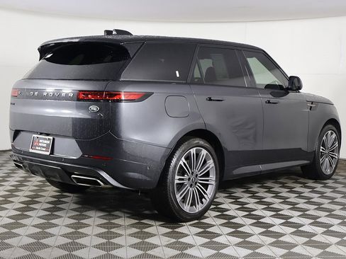 Used 2023 Land Rover Range Rover Sport SE Dynamic image 13
