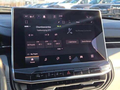 Used 2022 Jeep Compass Limited image 27