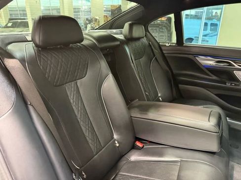 Used 2017 BMW 750i xDrive image 29