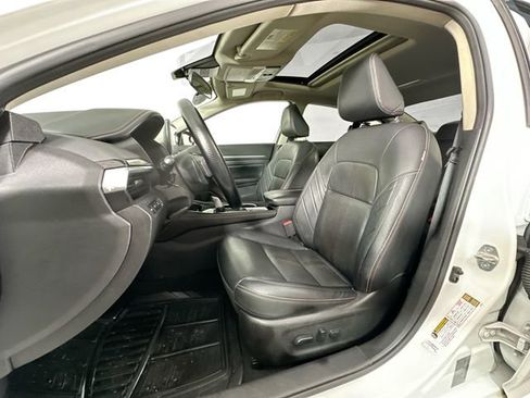 Used 2024 Nissan Altima 2.5 SR w/ SR Premium Package image 4