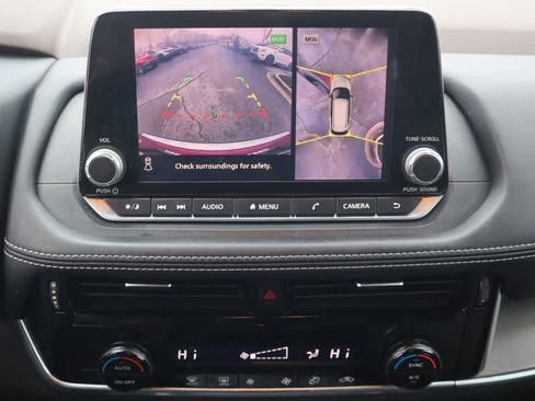 Used 2021 Nissan Rogue SV image 15