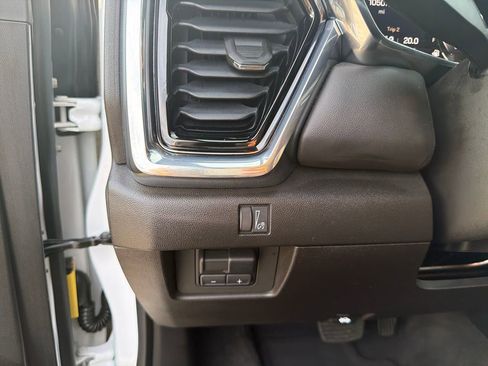 Used 2024 GMC Canyon Elevation w/ Elevation Premium Package image 31