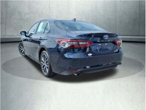Certified 2021 Toyota Camry XLE image 24