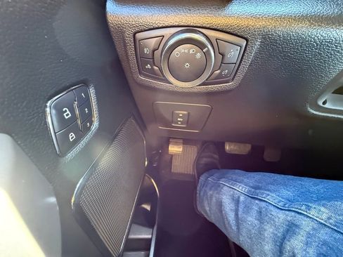 Used 2016 Ford F150 Lariat w/ Equipment Group 502A Luxury AWD/4WD image 16