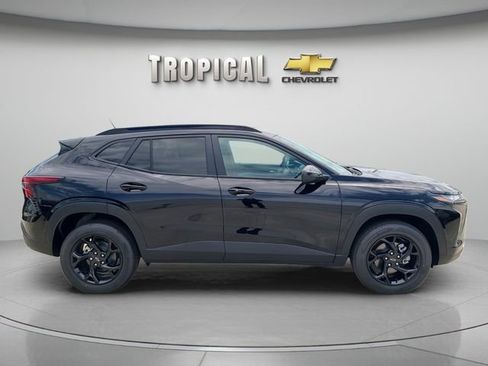 New 2026 Chevrolet Trax LT w/ Midnight Edition FWD image 6