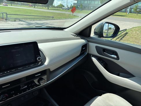 Used 2025 Nissan Rogue SV AWD/4WD image 32