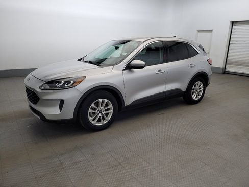 Used 2020 Ford Escape SE FWD image 2