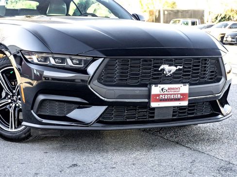 Used 2024 Ford Mustang Premium image 3