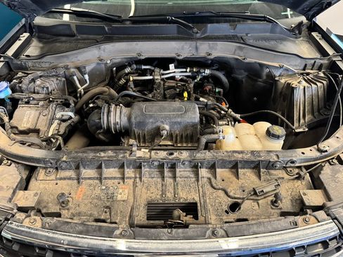Used 2023 Ford Explorer XLT w/ Equipment Group 202A AWD/4WD image 24