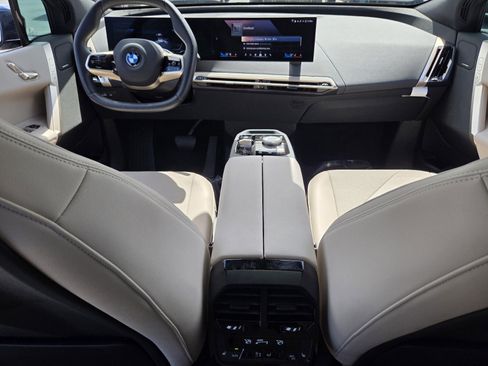 New 2026 BMW iX xDrive45 w/ Climate Comfort Package AWD/4WD image 13