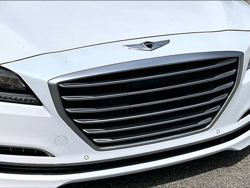 Used 2015 Hyundai Genesis 3.8 w/ Option Group 03 RWD image 11