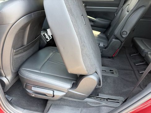 Used 2025 Kia Sorento EX w/ Panoramic Sunroof Package FWD image 16