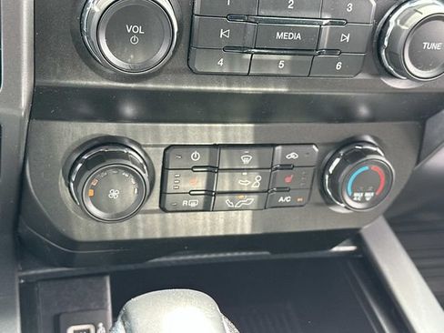 Used 2020 Ford F150 XLT w/ Equipment Group 302A Luxury AWD/4WD image 24