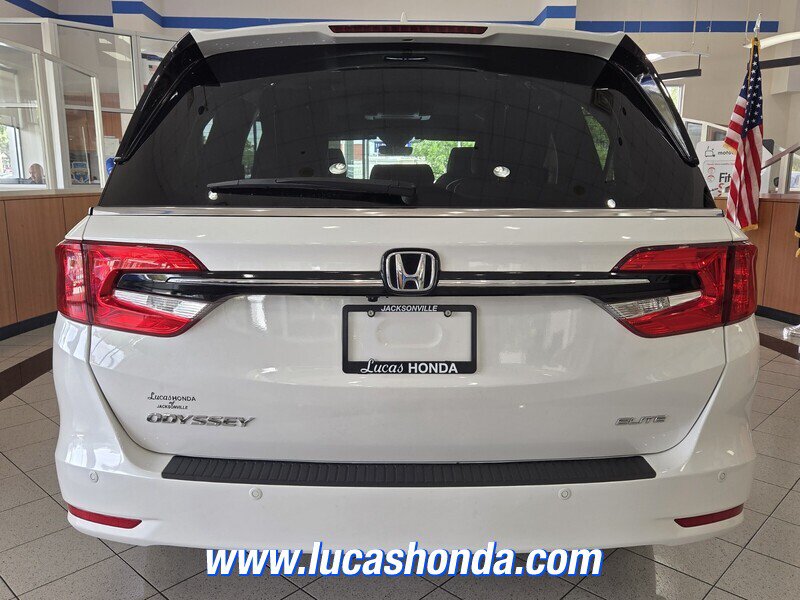 Used 2024 Honda Odyssey Elite image 5