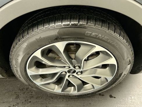 Used 2022 Lincoln Nautilus Reserve w/ Luxury Package image 8