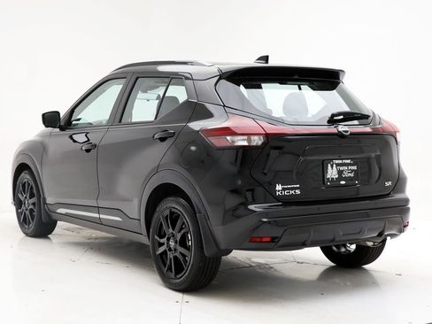 Used 2024 Nissan Kicks SR image 6