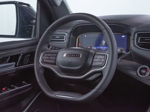 Used 2024 Jeep Wagoneer L Series II w/ Flexible Seating Group RWD image 27