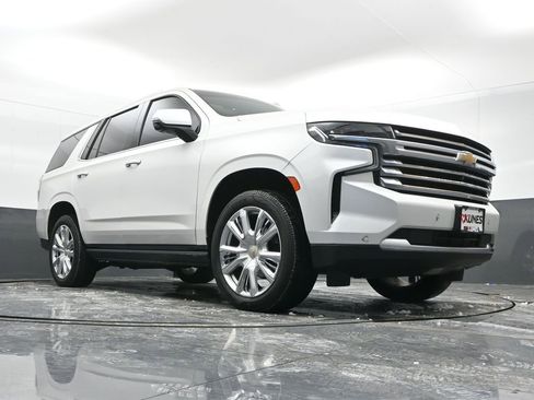 Used 2021 Chevrolet Tahoe High Country w/ Premium Package image 20