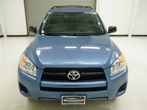 Used 2012 Toyota RAV4 FWD w/ Upgrade Value Pkg image 2