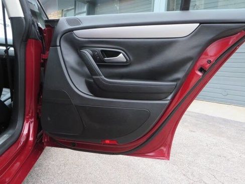 Used 2014 Volkswagen CC Sport image 36