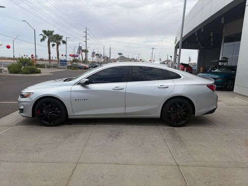Used 2020 Chevrolet Malibu LT w/ Redline Edition FWD image 2