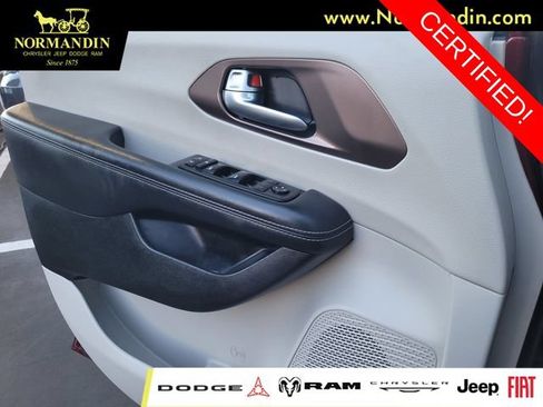Certified 2023 Chrysler Voyager LX FWD image 14