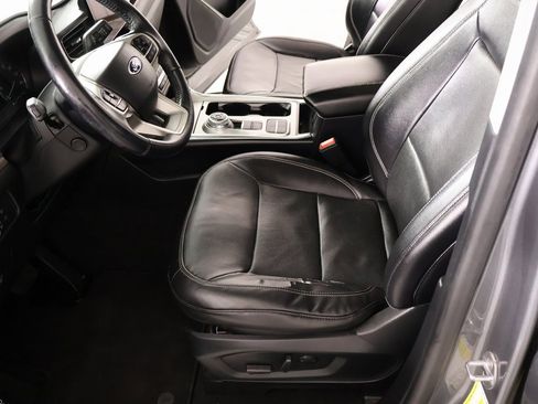 Used 2021 Ford Explorer Limited w/ Equipment Group 301A image 12