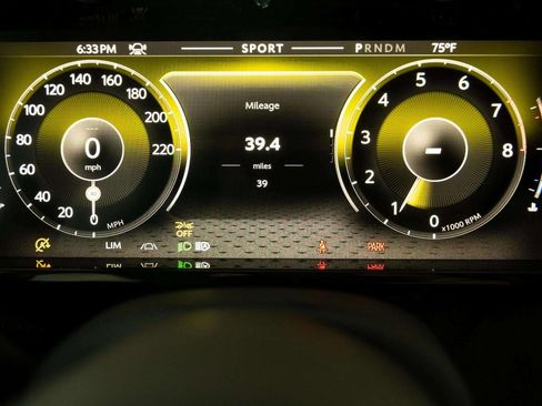 New 2026 Aston Martin V8 Vantage Coupe image 38