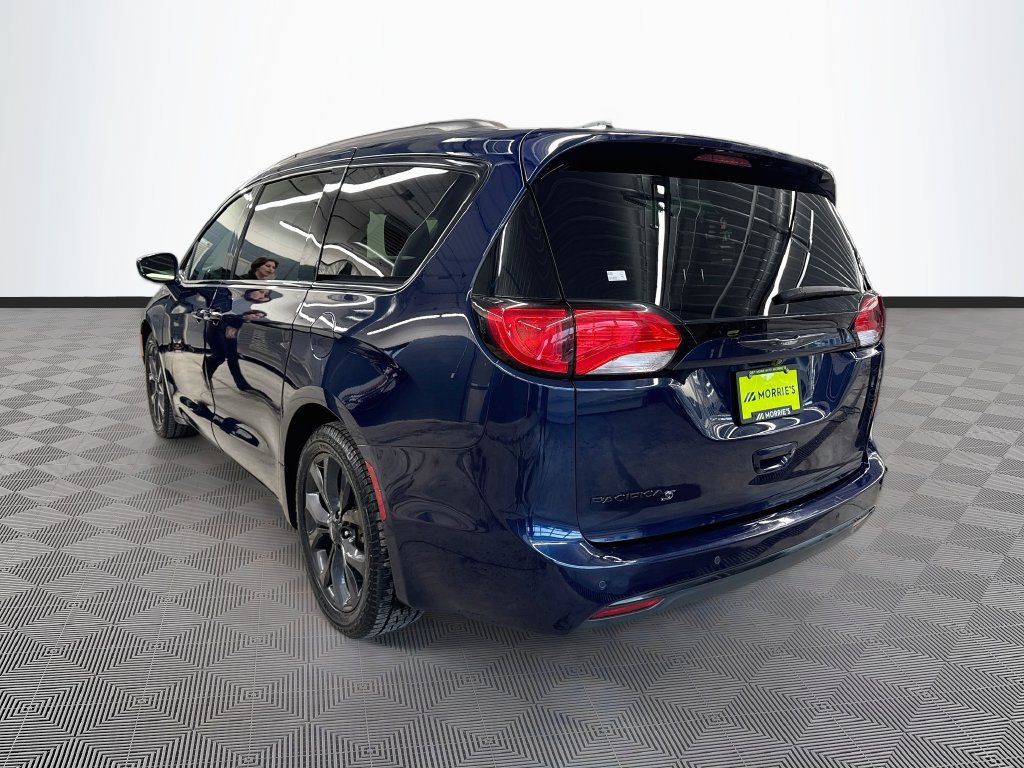 Used 2019 Chrysler Pacifica Touring Plus w/ S Appearance Package FWD image 34