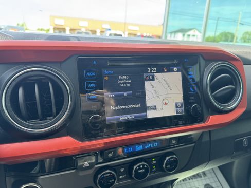 Used 2017 Toyota Tacoma TRD Sport w/ Premium & Technology Package RWD image 15