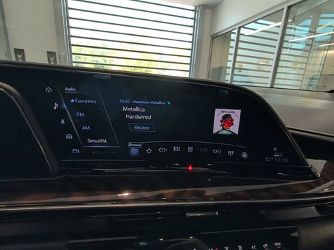 Certified 2022 Cadillac Escalade Sport Platinum w/ Heavy-Duty Trailer Package AWD/4WD image 14