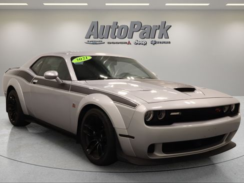 Certified 2021 Dodge Challenger R/T Scat Pack RWD image 2