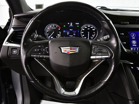 Used 2021 Cadillac XT6 Premium Luxury image 18