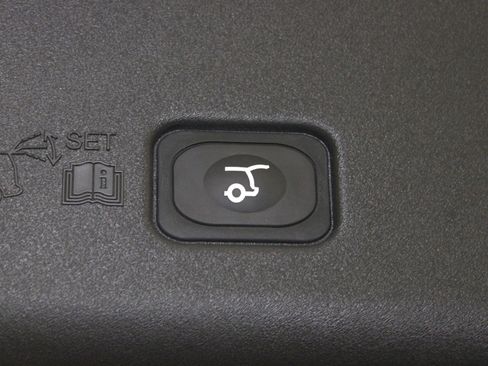 Used 2026 Lincoln Nautilus Premier w/ Equipment Group 102A AWD/4WD image 14