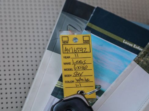 Used 2011 Lexus GX 460 w/ Comfort Plus Pkg image 36