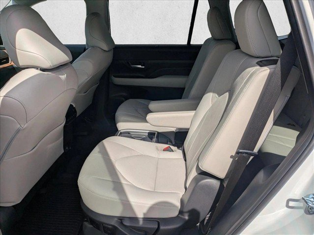 Used 2026 Toyota Grand Highlander AWD Hybrid image 17