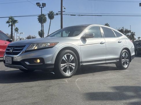 Used 2013 Honda Crosstour EX image 2