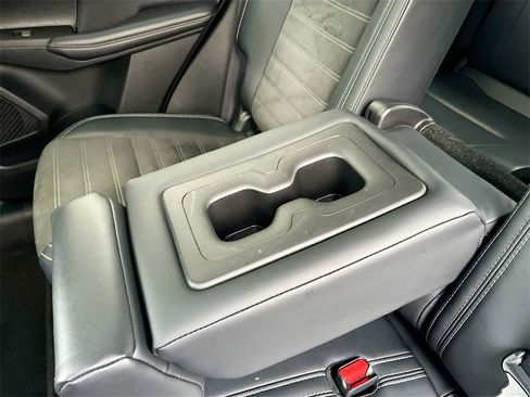 Used 2024 Mitsubishi Outlander SE image 27