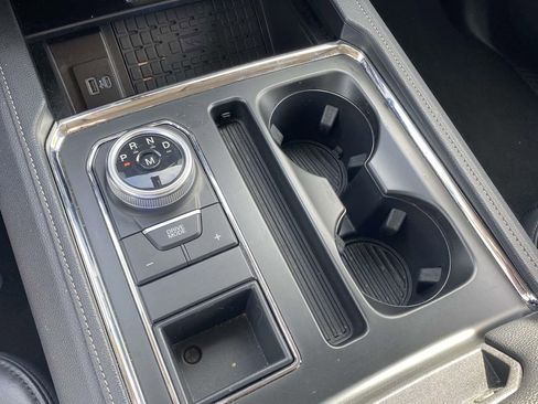 Used 2024 Ford Expedition XLT image 30